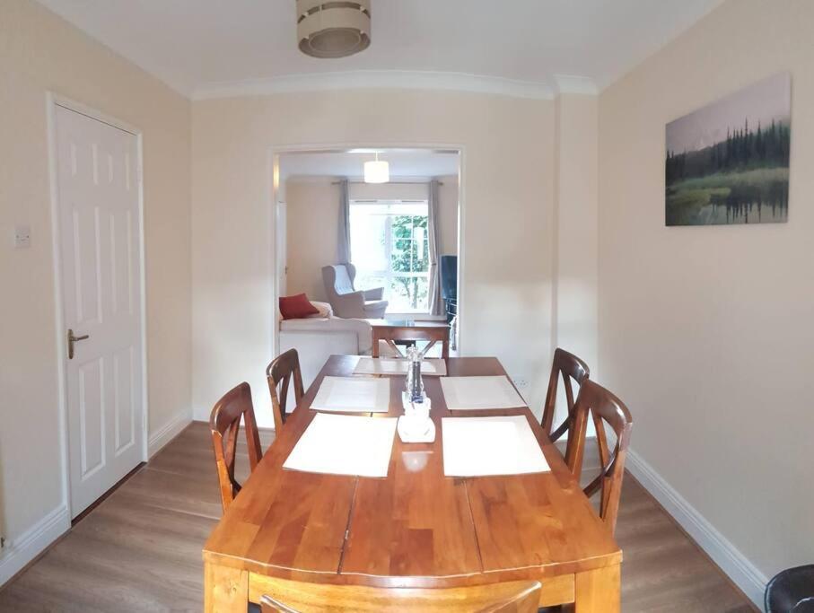 3 Bedroom 3 Bathroom House, Dublin Лукан Экстерьер фото